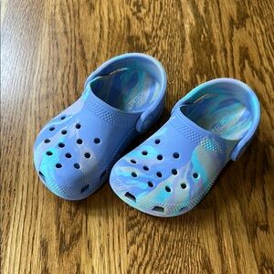 Crocs toddler size 8 - purple marbled